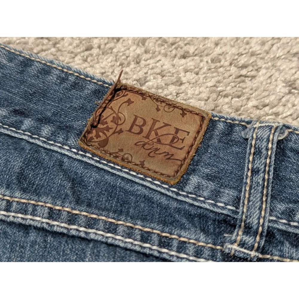 BKE Denim Shorts Women 30 Blue Hannah Capri Long Distressed Vintage Y2K Cotton